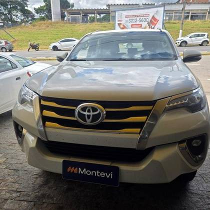 TOYOTA HILUX SW4 2.8 SR 4X4 16V TURBO INTERCOOLER DIESEL 4P AUTOMÁTICO